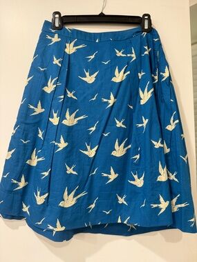 NWT Size Small ModCloth Emily and Fin Blue Bird-Print Pleated Skirt